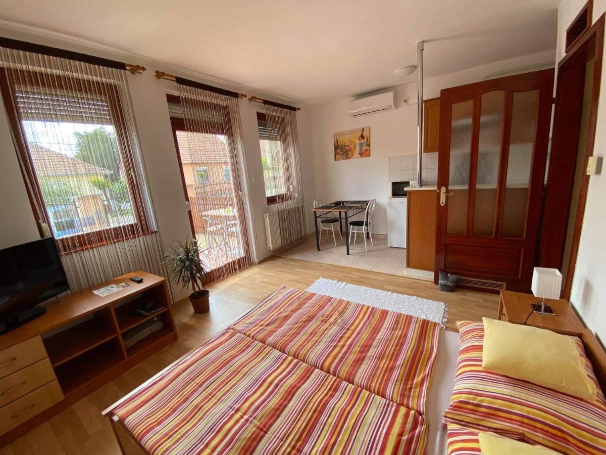 Hellasz Apartman *